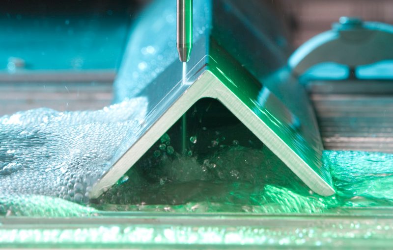 Advanced 5-Axis Waterjet Cutting System for Complex Shapes